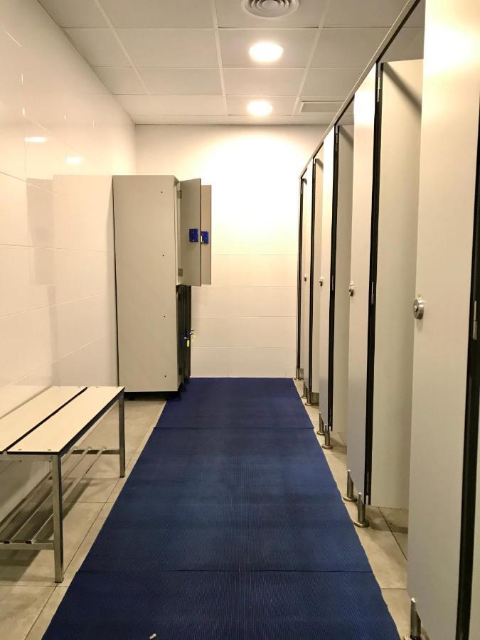 Sleep & Boats Barcelona City 圣阿德里安-德贝索斯 外观 照片